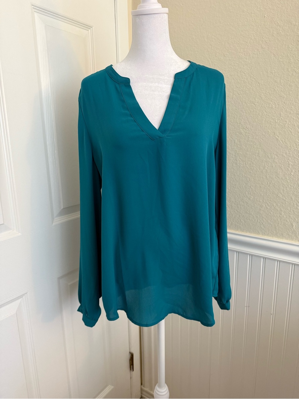 Adrianna Papell V-Neck Long-Sleeve Blouse in Teal